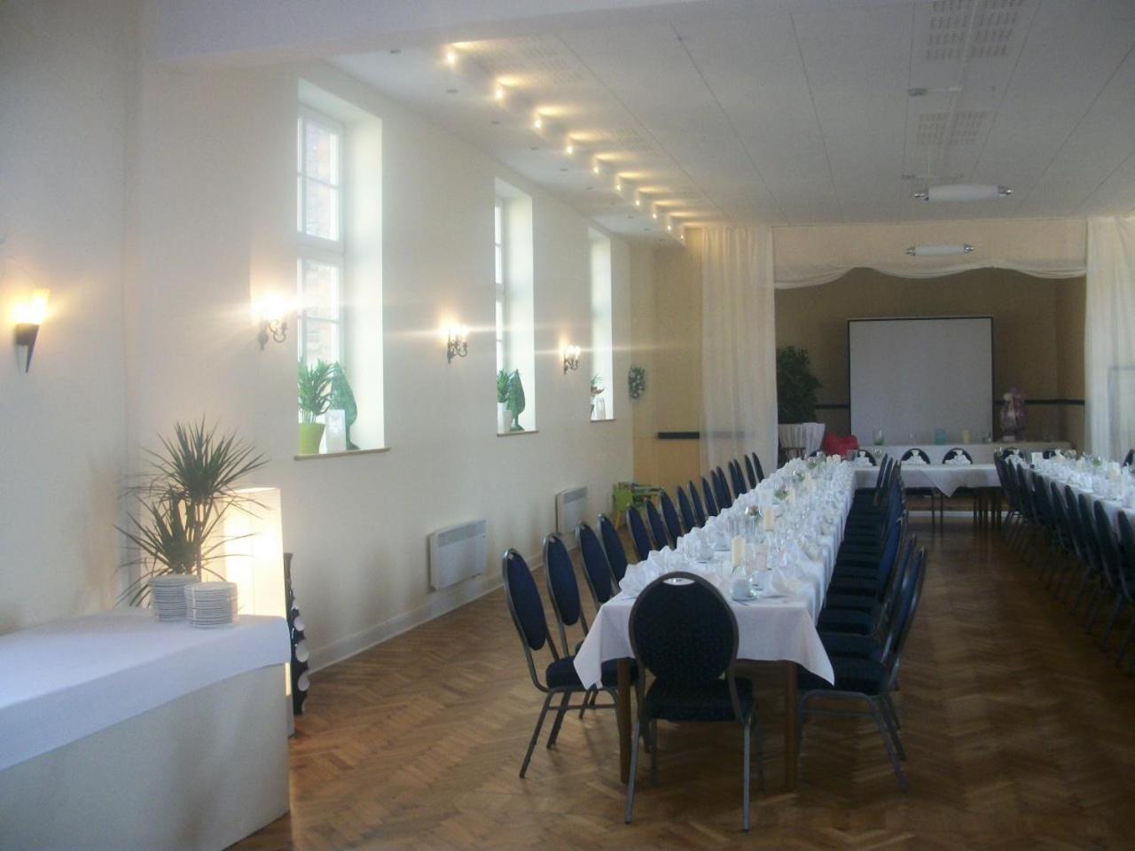 Hotel Buetzower Hof Екстер'єр фото